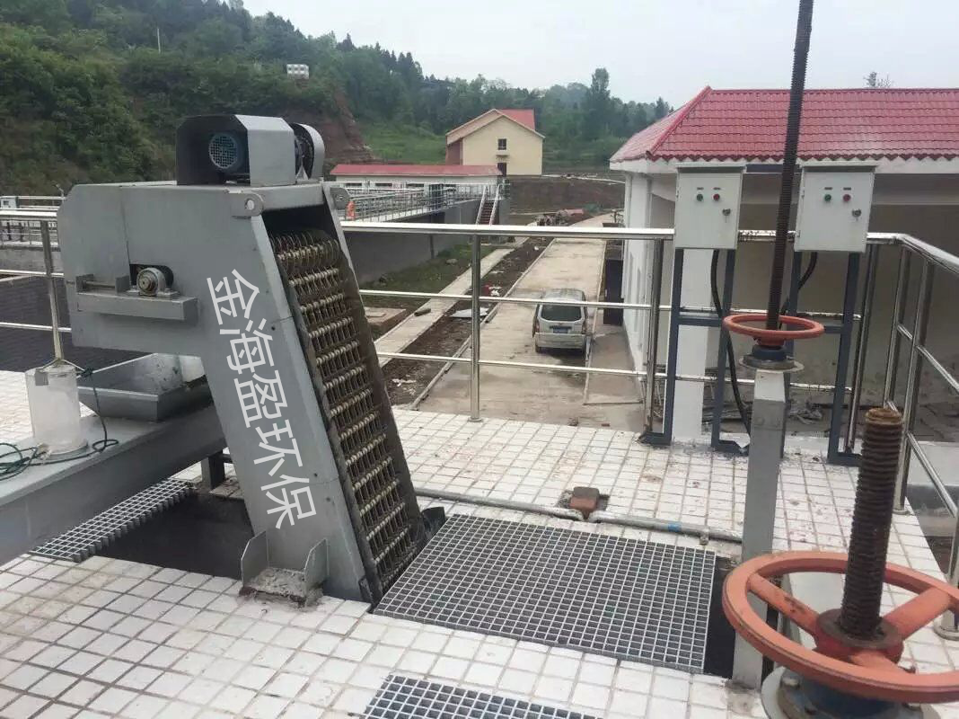 地沟式格栅除污机.png